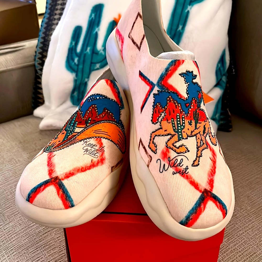 Montana West NIB Wild West Cactus skip on sneakers